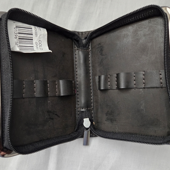 CALVIN KLEIN MANICURE CASE - Picture 4 of 8